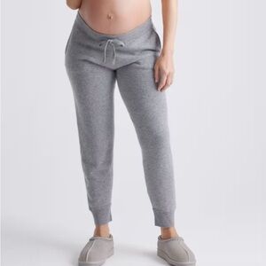 Quince Maternity Gray Cashmere Joggers - size Medium